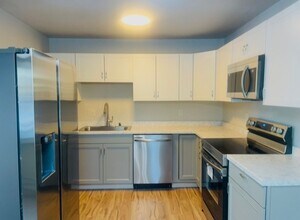 2718 Lee St in Anchorage, AK - Building Photo - Building Photo