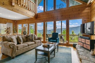 2710 Indigo Ln in Pigeon Forge, TN - Building Photo - Building Photo