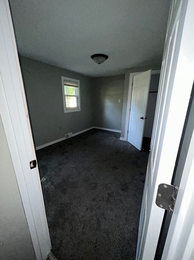 2106 E 30th St N in Sioux Falls, SD - Building Photo - Building Photo