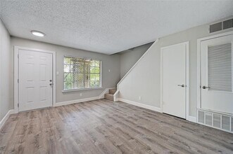 1200 Banister Ln in Austin, TX - Building Photo - Building Photo