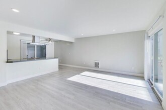 1662 Hollenbeck Ave in Sunnyvale, CA - Building Photo - Building Photo