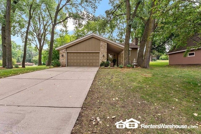property at 3004 Pine Ridge Dr