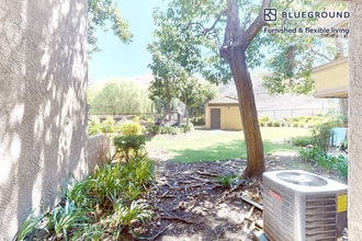 400 Appian Way in Pomona, CA - Building Photo - Building Photo