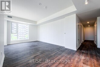 3030 Pharmacy Ave in Toronto, ON - Building Photo - Building Photo