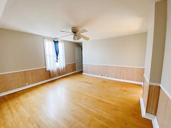 2525 N Weil St, Unit upper in Milwaukee, WI - Building Photo - Building Photo