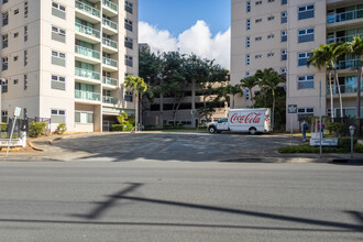 1448 Young St in Honolulu, HI - Building Photo - Building Photo