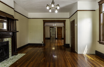 2310 Rohs St, Unit Apt. 2 in Cincinnati, OH - Building Photo - Building Photo