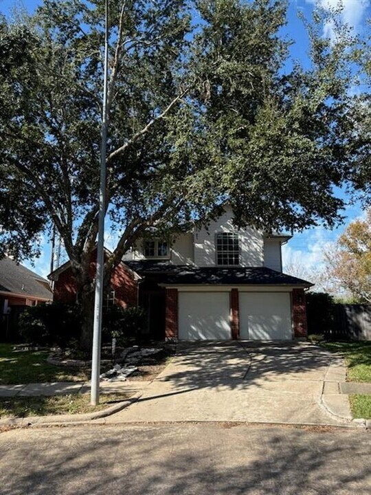 1735 Wild Rye Trail in Sugar Land, TX - Building Photo