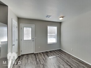 10604 SW 22nd St in Yukon, OK - Building Photo - Building Photo