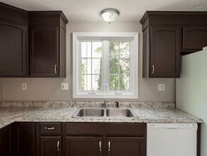 90 A Loxwood St in Worcester, MA - Building Photo - Building Photo