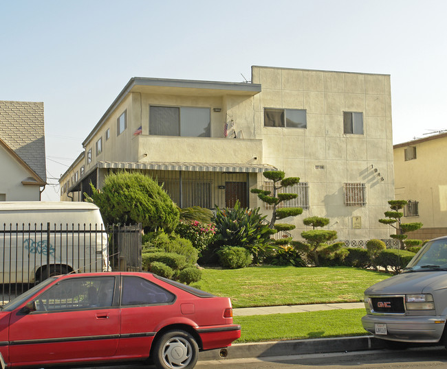 1046 S Norton Ave in Los Angeles, CA - Building Photo - Building Photo