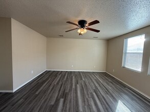 3625 Clydesdale Dr, Unit 913 in Denton, TX - Building Photo - Building Photo