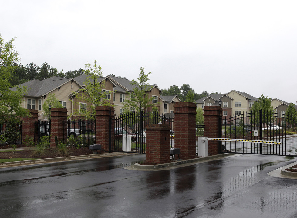 Columbia at South River Gardens in Atlanta, GA - Foto de edificio