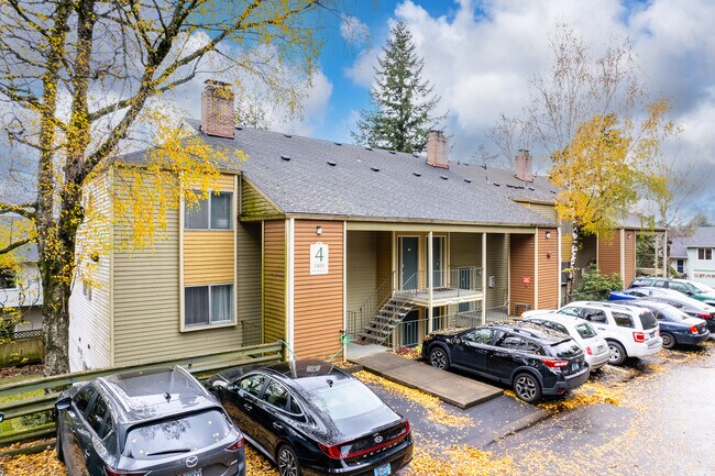 Ivy 8 Condominiums in Portland, OR - Building Photo - Primary Photo