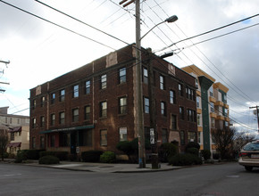 Abonita Apartments in Seattle, WA - Building Photo - Building Photo