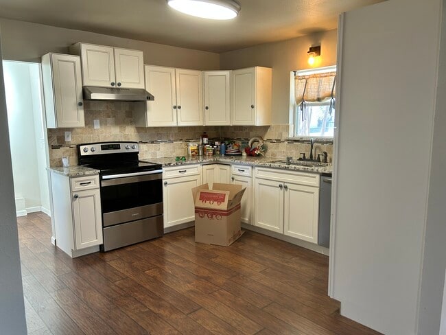 816 Lafayette St in Castroville, TX - Building Photo - Building Photo