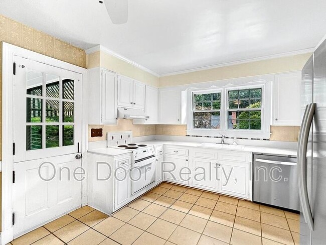 307 Indian Springs Rd in Williamsburg, VA - Building Photo - Building Photo