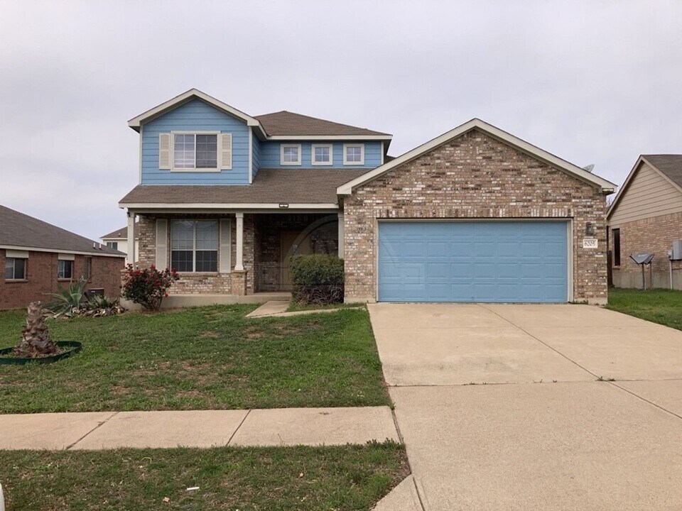 6205 Nessy Dr in Killeen, TX - Foto de edificio
