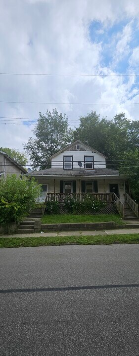 3605 E 76th St in Cleveland, OH - Building Photo