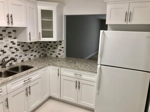 5530 N Lakewood Cir-Unit -722 in Margate, FL - Building Photo - Building Photo