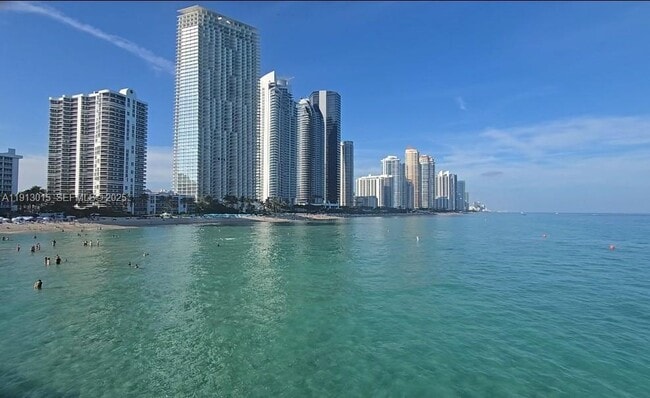 17011 N Bay Rd in Sunny Isles Beach, FL - Building Photo - Building Photo