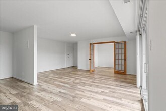 214 Locust St SE in Vienna, VA - Building Photo - Building Photo