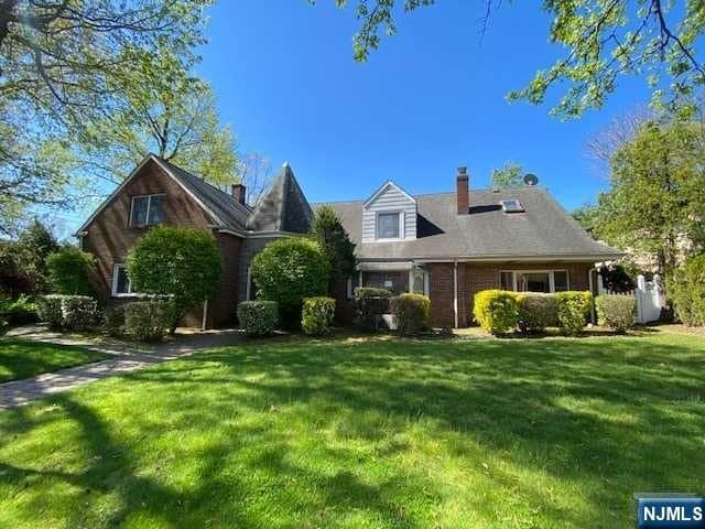 330 Westview Ave in Fort Lee, NJ - Building Photo