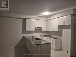 929 Douro St in Stratford, ON - Building Photo - Building Photo