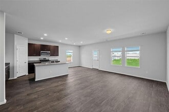 159 Chesterfield Dr in Kyle, TX - Foto de edificio - Building Photo