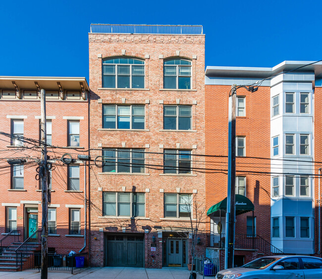 712 Grand St in Hoboken, NJ - Building Photo - Building Photo