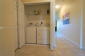 10132 NW 7th St, Unit 208 in Miami, FL - Building Photo - Building Photo