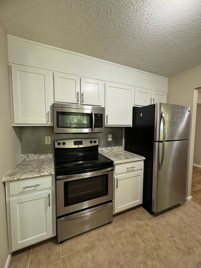 5503 Courtfield Dr in Greensboro, NC - Building Photo - Building Photo