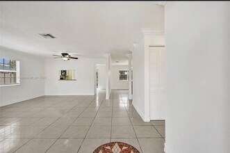 9950 SW 12th St in Pembroke Pines, FL - Building Photo - Building Photo