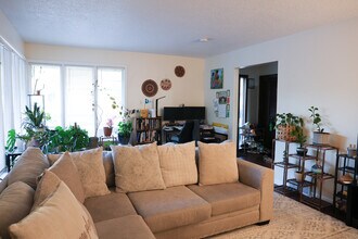 1517 Cambria Dr in East Lansing, MI - Building Photo - Building Photo