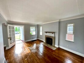 9452 Lakepointe St in Detroit, MI - Building Photo