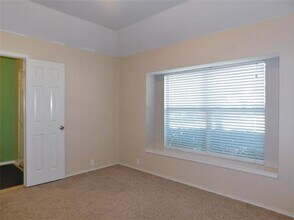 3804 Luck Hole Dr in Denton, TX - Building Photo - Building Photo