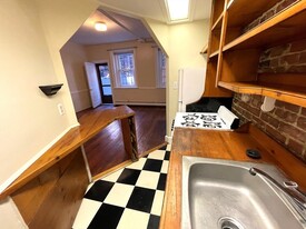 43 Milford St, Unit G Apartamentos