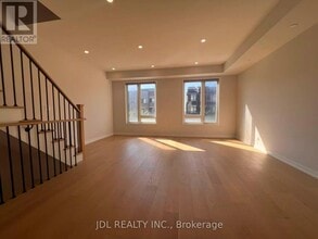36 Fancamp Dr in Vaughan, ON - Building Photo - Building Photo