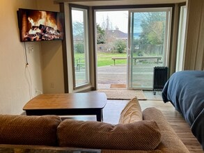 29837 Marine View Dr SW, Unit 2 in Federal Way, WA - Building Photo - Building Photo