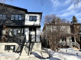 10545 126 St NW in Edmonton, AB - Building Photo