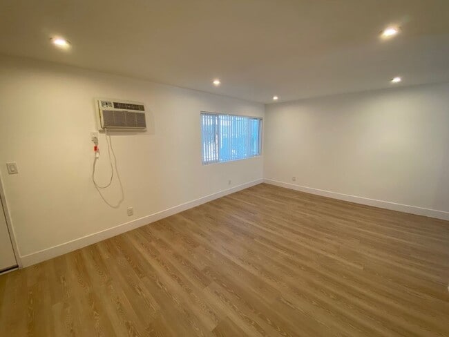 3900 1st St in Los Angeles, CA - Building Photo - Building Photo