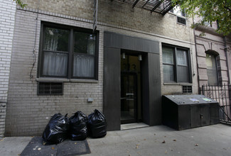 Dor L'Dor Properties in New York, NY - Building Photo - Building Photo