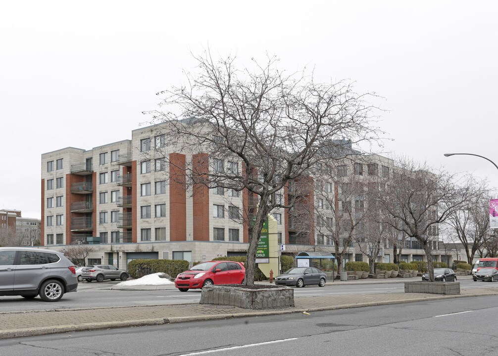 Villa Opalle in Montréal, QC - Building Photo