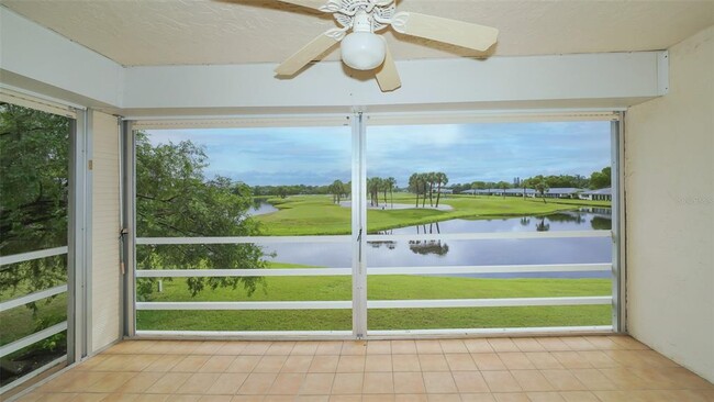 6999 W Country Club Dr N in Sarasota, FL - Foto de edificio - Building Photo