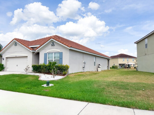 3052 Sangria St in Kissimmee, FL - Building Photo - Building Photo