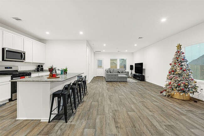 property at 31203 Heddington Ln