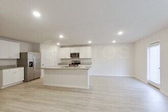 245 Monarch Ln in Pensacola, FL - Building Photo - Building Photo