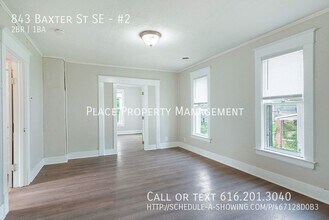 843 Baxter St SE in Grand Rapids, MI - Building Photo - Building Photo