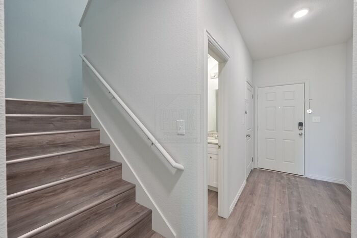 1612 Ash Crescent St in Fort Worth, TX - Building Photo