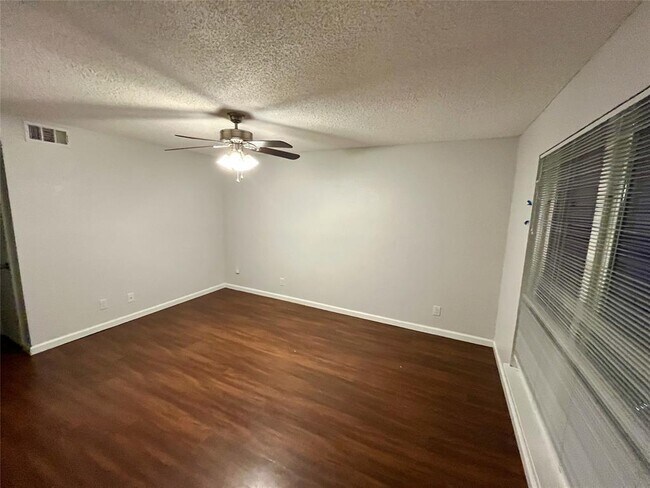 122 Hillside Dr in Elgin, TX - Building Photo - Building Photo